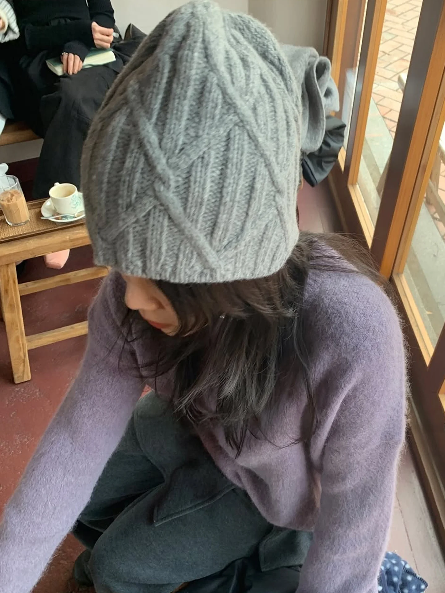 かぎ編み帽子を簡単につくるには？菱形格子のニット帽が秋冬の日常を彩る理由