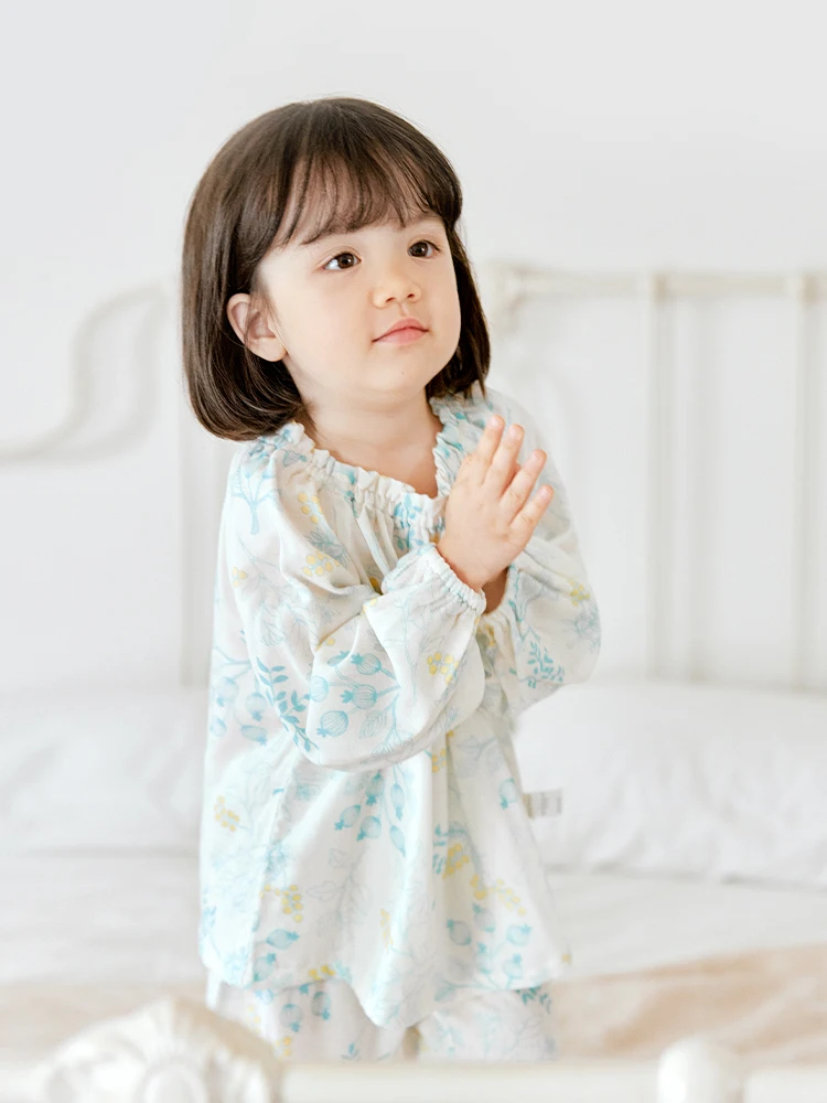 1歳 寝る 時 に どんな 服装 が いいか？子供用通気性トップス＆パンツ【竹コットン製・涼感・親子対応】（セットアップ対応）の実際