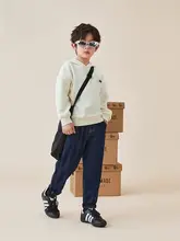 男の子用デニムパンツ【春秋向け・ゆったりしたフィット・カジュアルデザイン】