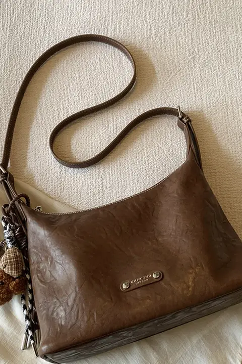 レトロな質感のヒップバッグ【トートバッグ・ショルダーバッグ・肩掛け・斜め掛け対応】（セットアップ対応）