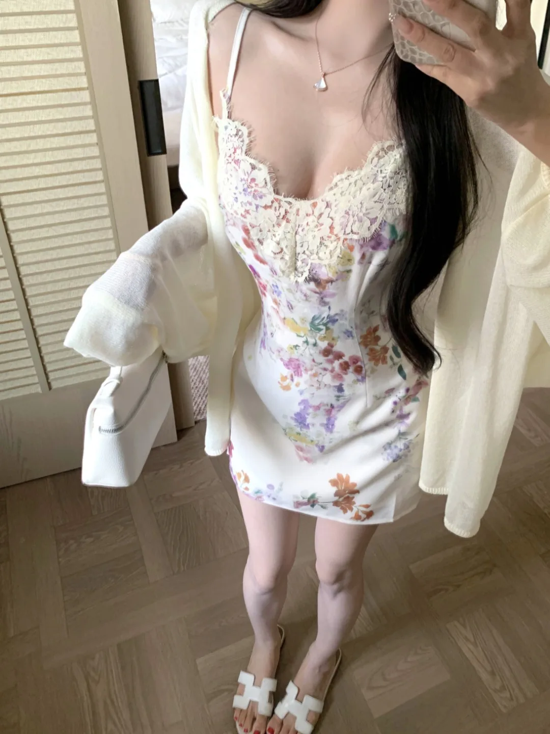 キャバドレスの長袖ってどう選ぶ？夏の気分を保つための1つの答え