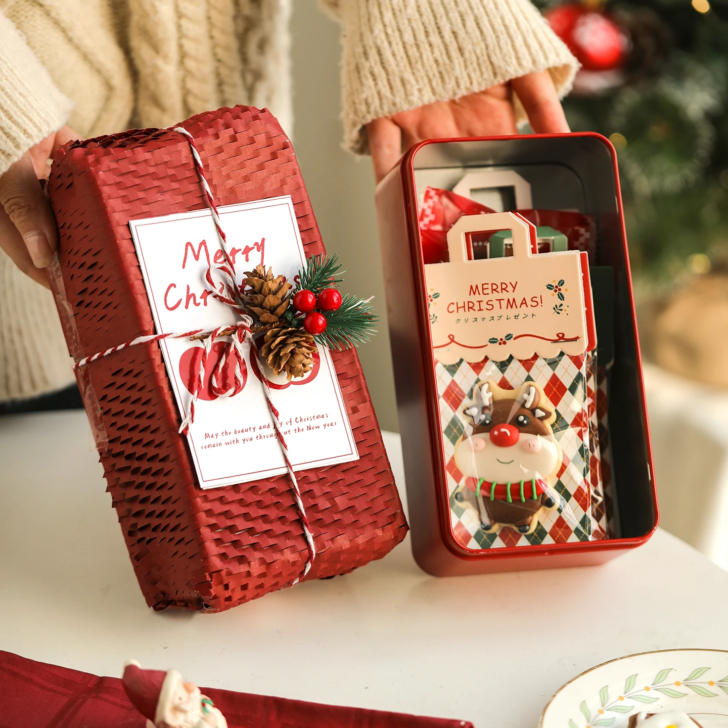クリスマススイーツ用角型缶はギフトボックスとしての実用性とデザイン性をどう評価するか