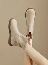 秋冬用 レトロデザインのショートブーツ【スエード・太ヒール・チェルシーブーツ】