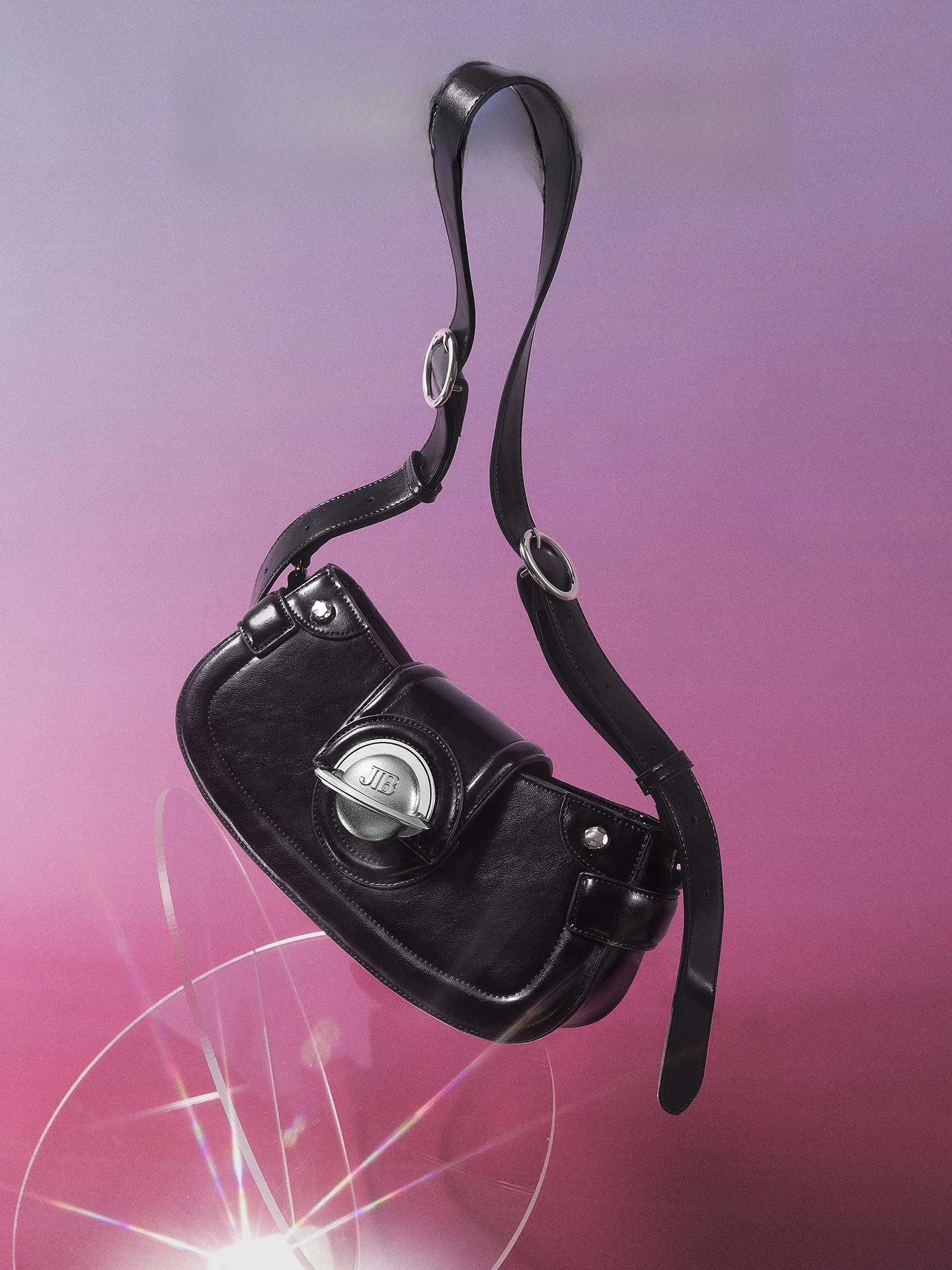 「The Bag」は本当に通勤に使える？月球型バッグが解決する、現代人のバッグ悩みとは