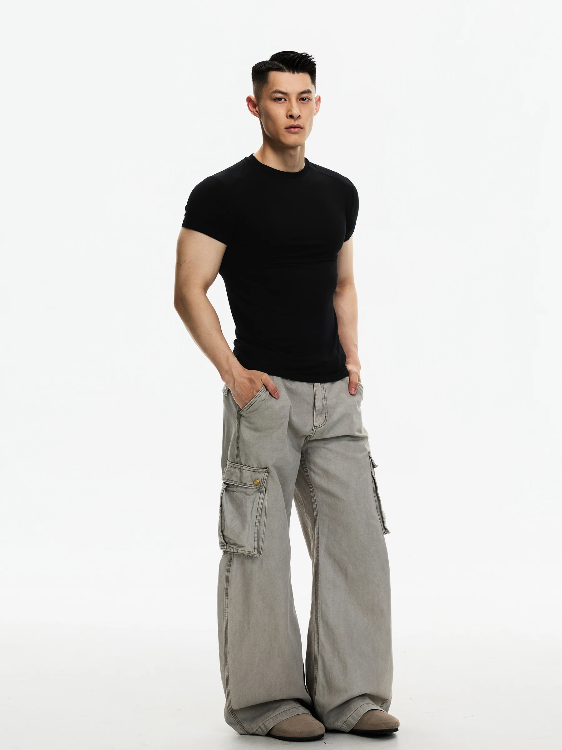 メンズTシャツが似合う体型選びで迷うなら、この1点で解決できる？