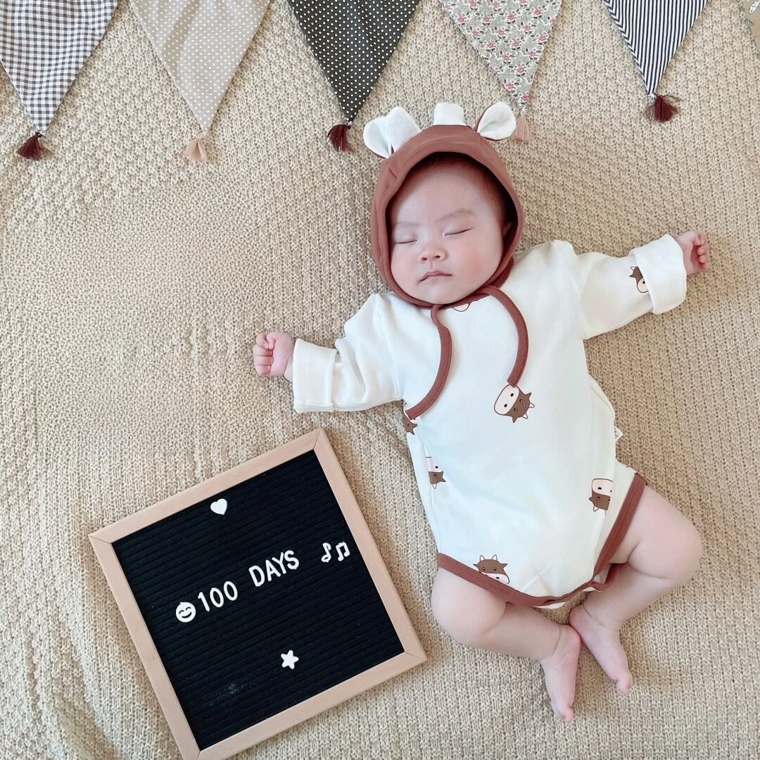 新生児3週目における成長記録用木製フォトプロップスの活用法
