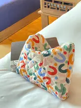 極上の柔らかさ！キルティングコットン手持ち化粧ポーチ【大容量・洗面用にも最適】