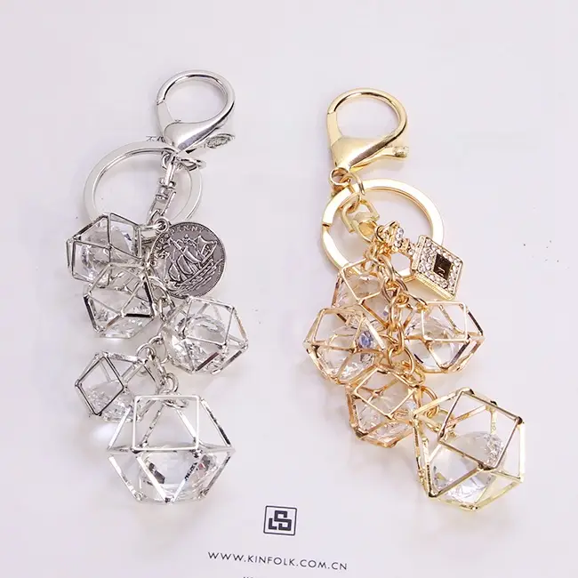 クリスタル製キーホルダー【菱形デザイン・金色・水晶装飾】