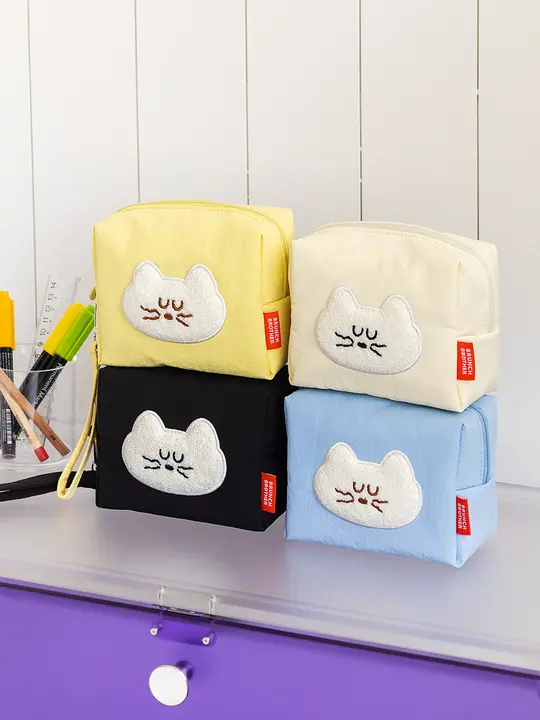 可愛い猫デザインの収納ポーチ【大容量・化粧品・デジタルカメラ用・持ち運び便利】
