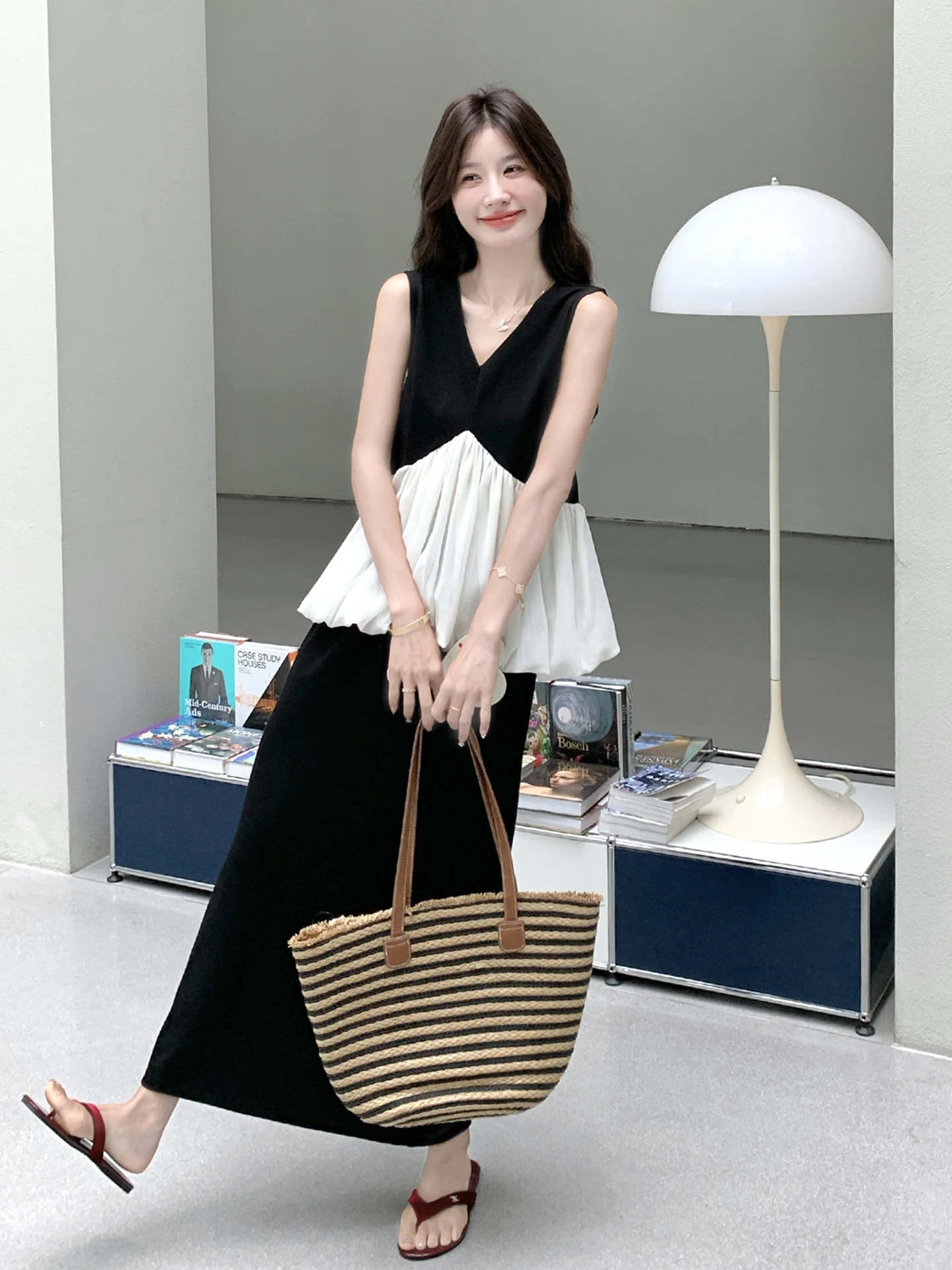 黒のスカートとトップスの組み合わせで失敗しない夏コーデは？
