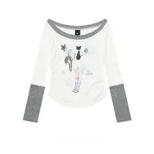 アニメ風 デザインのオフショルダー長袖Tシャツ【春用・ショート丈・女性用】