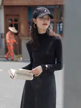 白色 ハイネック長袖Tシャツ【女性用・スリムフィット・秋春用・黒のインナーに最適】