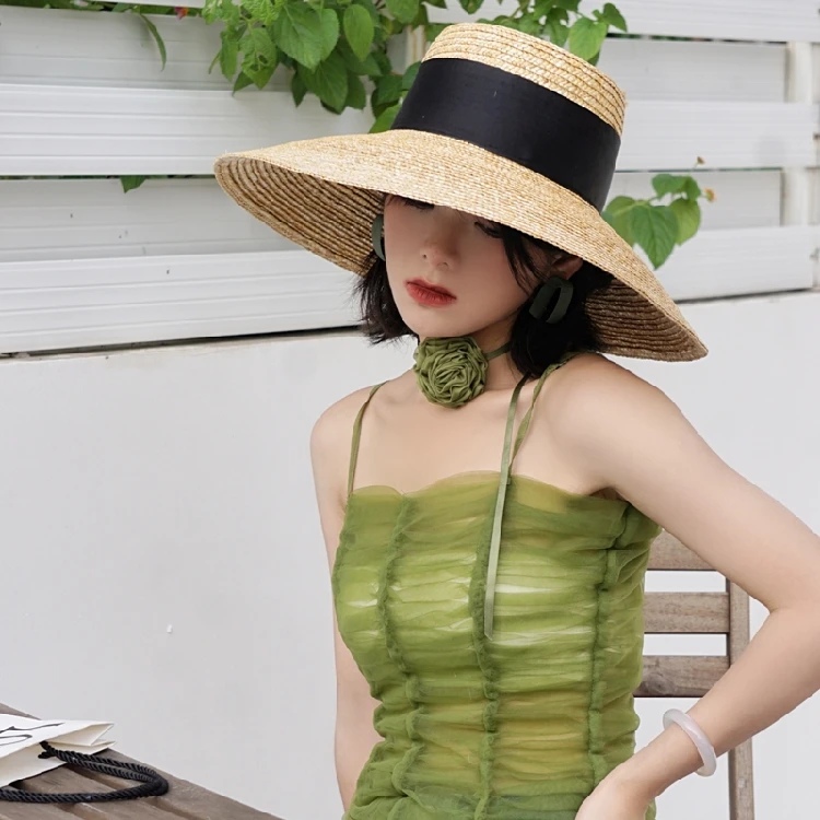 大きなつばの日よけ帽子 レディース：子供女性向けの夏のファッションアイテムとしての実用性とデザイン