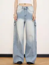 大きなポケットのジーンズ 女性 用 ひきずる作業用パンツ レトロスタイル 薄い青色 ワイドレッグデザイン