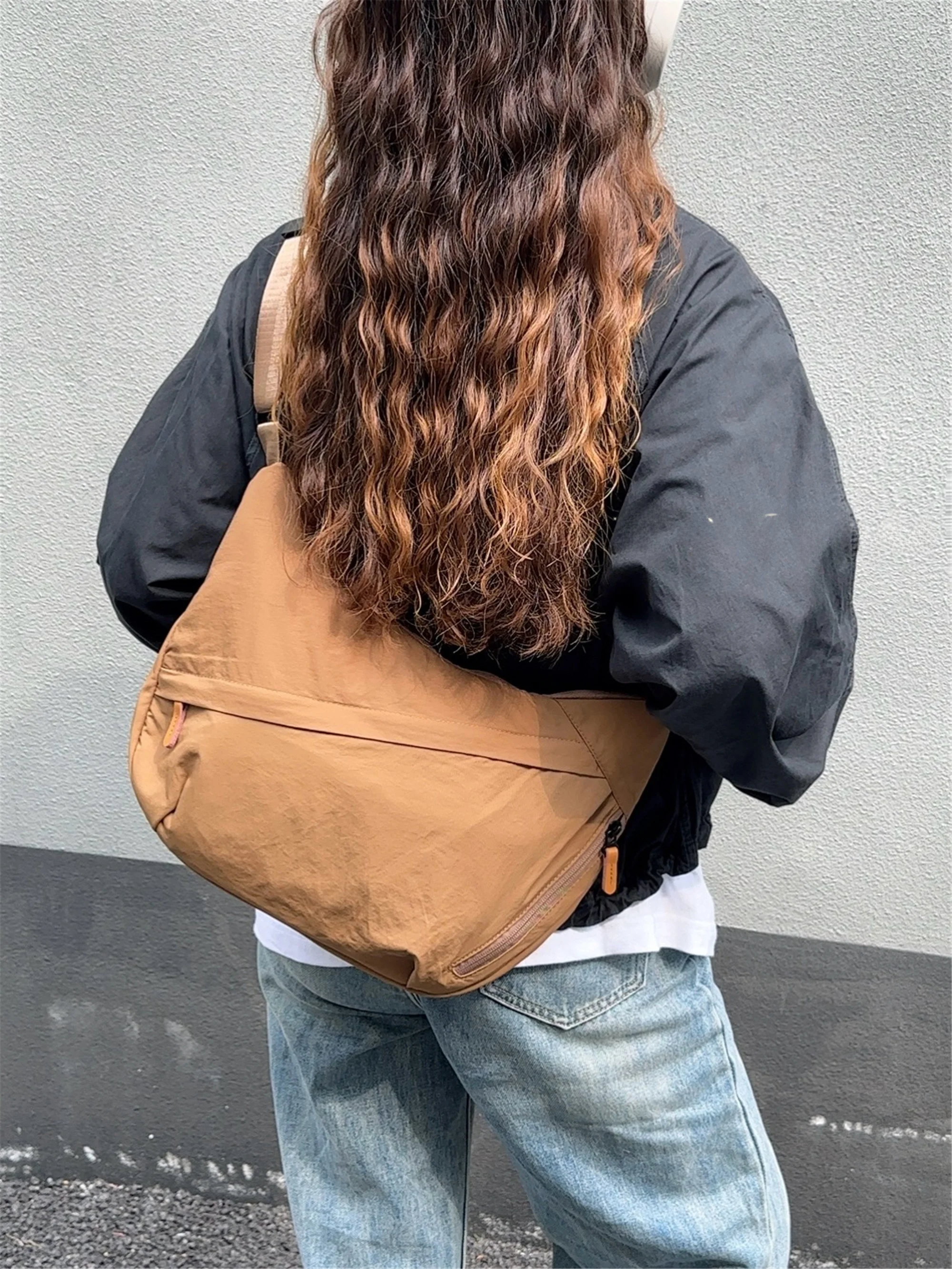 通勤の肩痛を防ぐためには、どんなキャリーオンバッグがおすすめ？