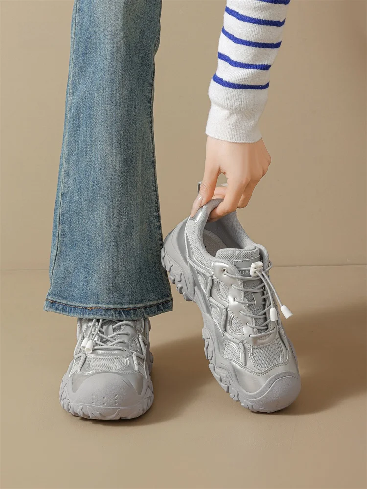 10代の女子が選ぶ人気ファッションブランドは？26センチの靴に合うおすすめスタイルとは？