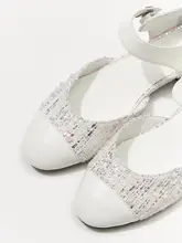 100%オーストラリアウール使用のニットセーター【手編みスタイル・花模様・秋冬用・襟付き】