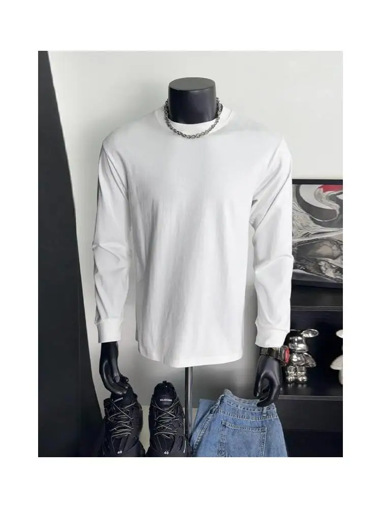柄シャツコーデ レディース：アメリカンスタイルの長袖Tシャツで春秋の着こなしを実現