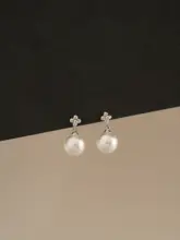 四葉のクローバーパールイヤリング【穴あけ不要・おしゃれなデザイン】