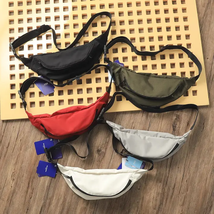 アウトドア用防水機能付き斜め掛け腰ポーチ【ユニセックス・マルチファンクション】（セットアップ対応）