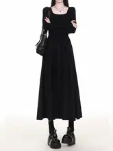 黒のスクエアネック長袖ワンピース【体型カバー・極上の柔らかさ・ニット】