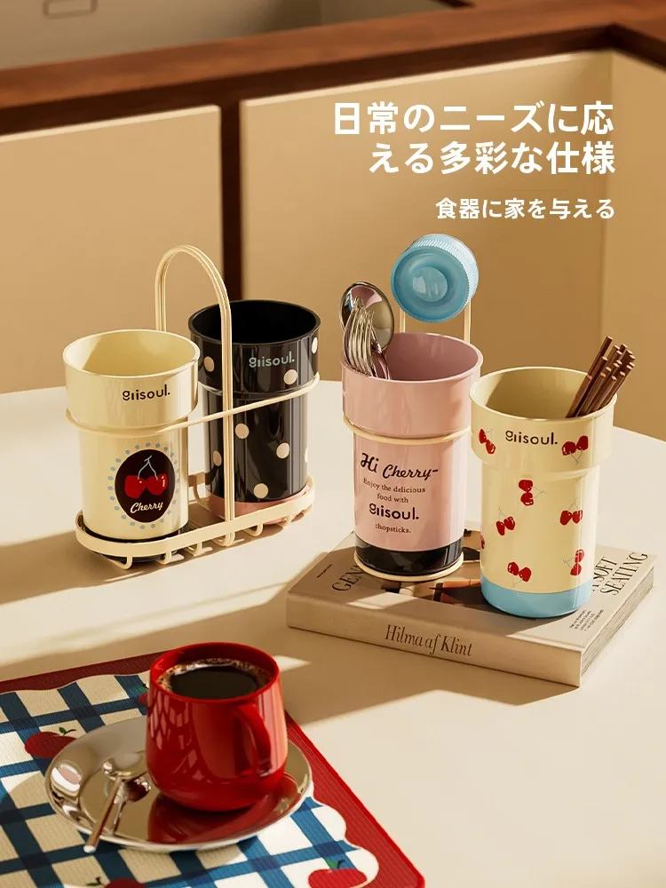 スタイリッシュなキッチン用箸・スプーン収納ボックス：壁掛け式水切り機能で収納効率を最大化