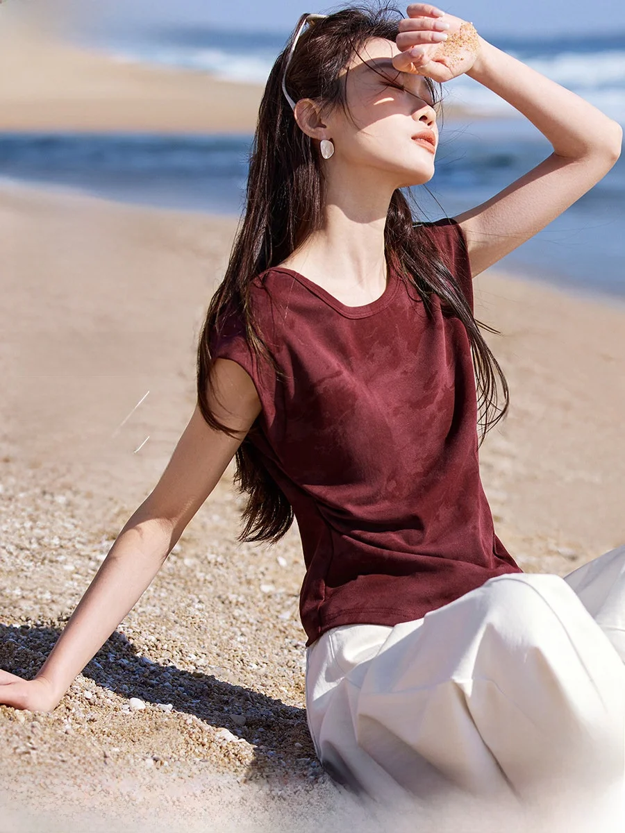 汗をかいても臭わない服：涼感抜群の半袖Tシャツの仕組みと実用性