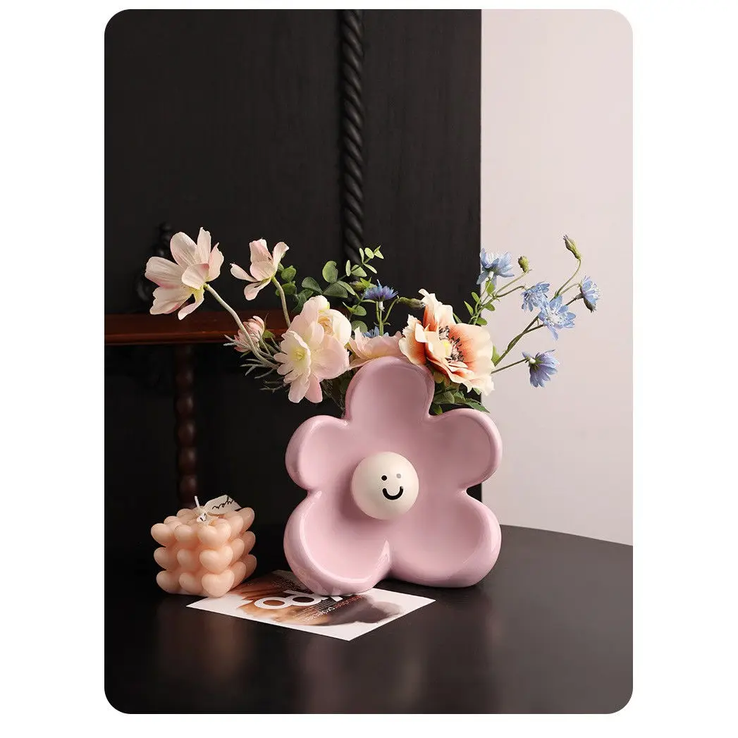 クラインブルーの陶器製花瓶【インテリアデザイン・デスクトップ用・アートフラワー用】