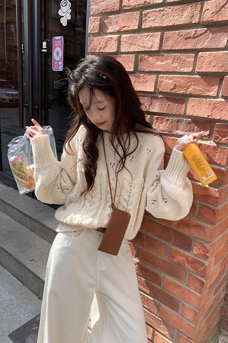 清新デザインの透かし編みツイストニットセーター【長袖・丸首・女性用】（セットアップ対応）