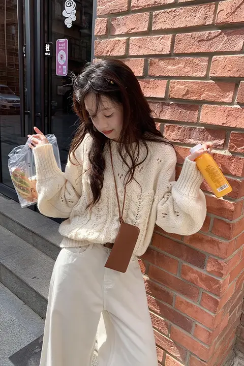 清新デザインの透かし編みツイストニットセーター【長袖・丸首・女性用】（セットアップ対応）