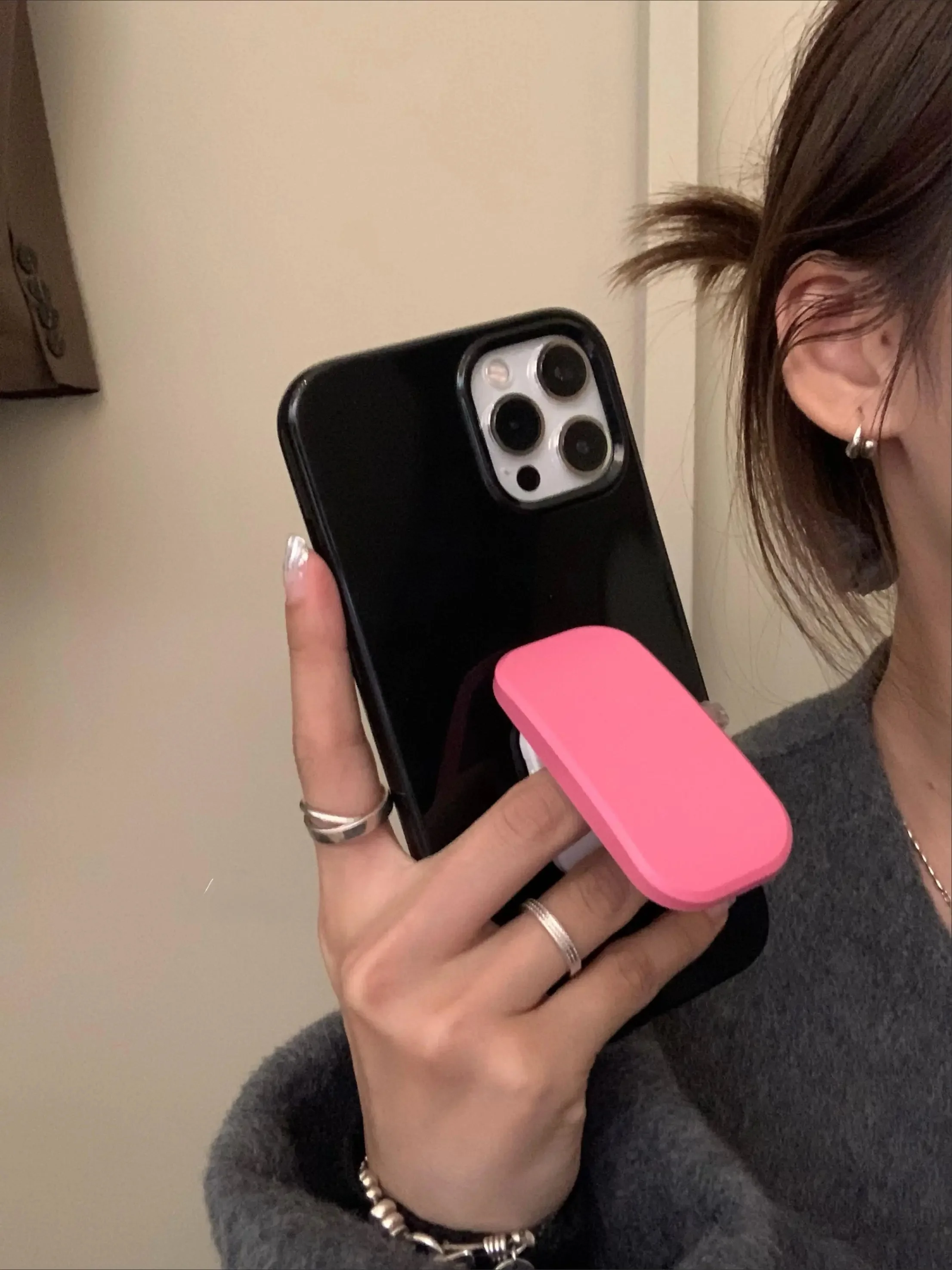 可愛いデザインのiPhoneケース：ins風のシンプルスタイルが日常使いに最適な理由
