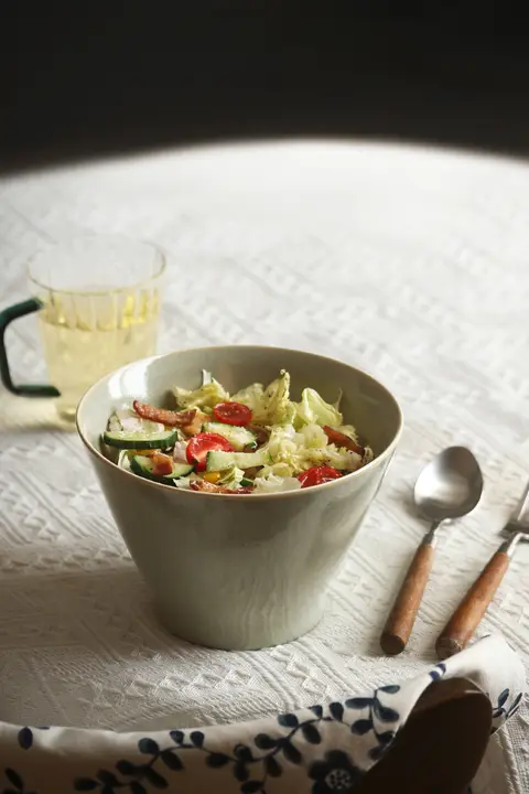 陶器の斗笠ボウル 家庭用 高脚ラーメンボウル 創造的 サラダボウル フルーツボウル 食器 美しい
