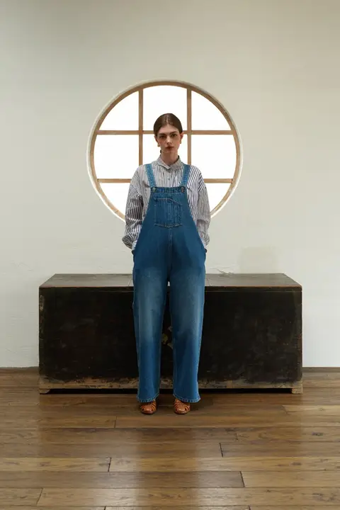 魅力的なデニムパンツとスカート【デザイン性・スタイリッシュ】（セットアップ対応）