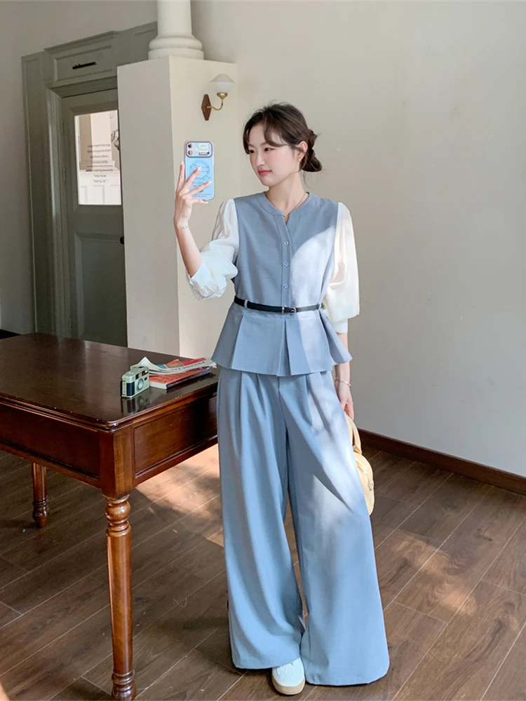 ネイビー t シャツ と 黒 パンツ の組み合わせはファッションに合うのか