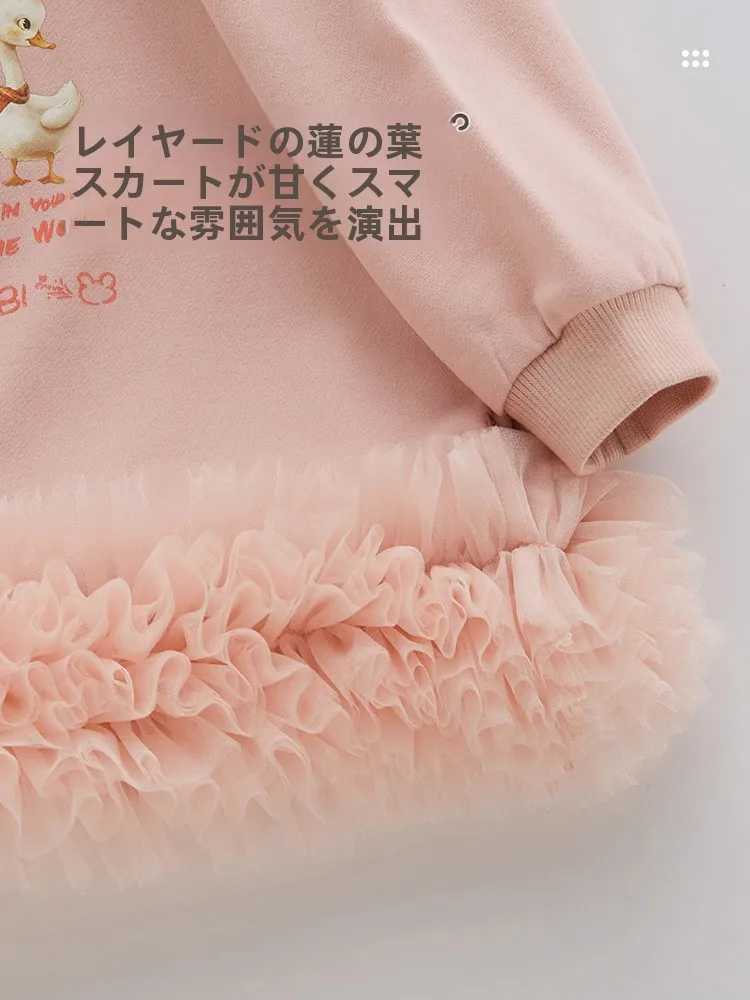女の子用ラウンドネックワンピース：シンプルでゆったりとした秋の日常着としての実用性