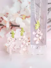 春の渦をテーマにした手作りピアス【桜の花びらが舞うデザイン】
