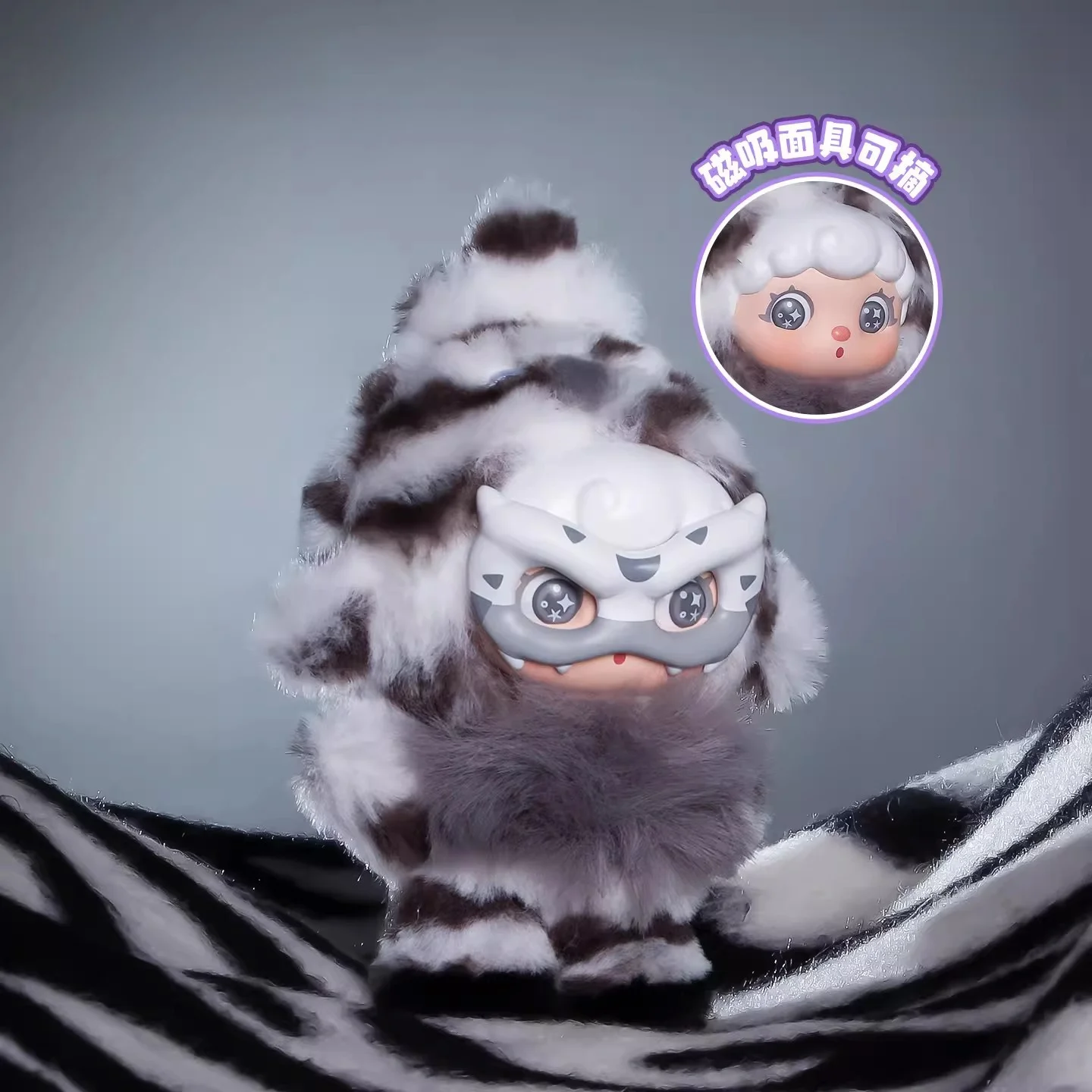 モチモンスターのぬいぐるみキーチェーン：かわいいデザインでギフトに最適な小物