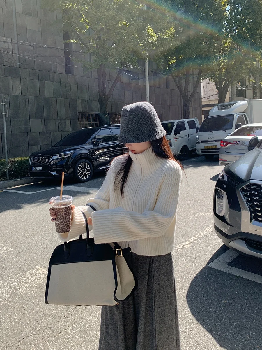 10度服装レディースで失敗しないコーデは？60年代風のウールカーディガンが解決する