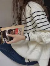 レトロストライプニットセーター【秋冬・ラウンドネック・ゆったりフィット・極上の柔らかさ】