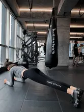 ハイウエストのフィットネスパンツ【ランニング・速乾・伸縮性・ヨガ対応・女性用】