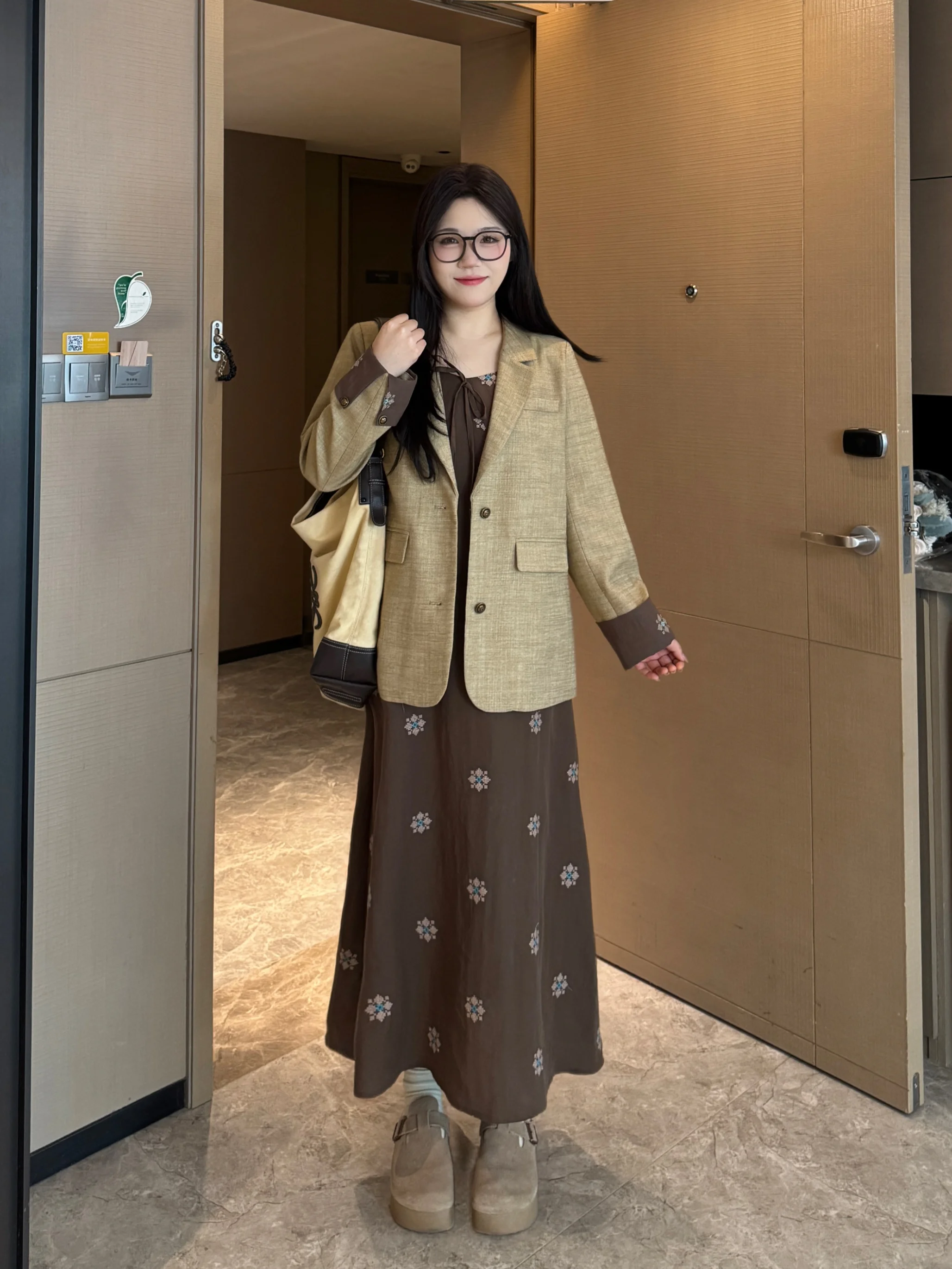 大人女性のコーディネートの取り入れ方は？5選で日常からオフィスまで自在に着こなしを楽しむ