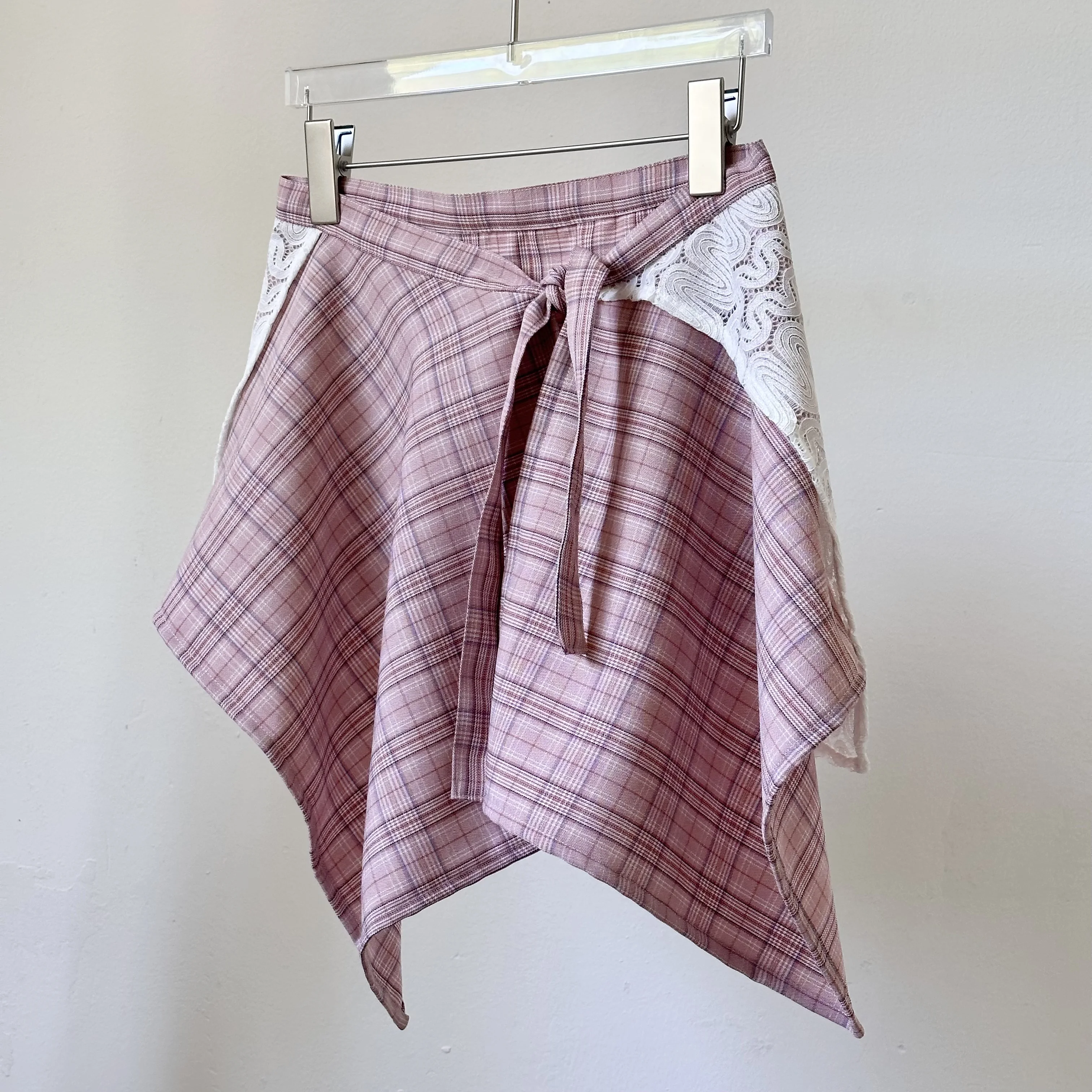 厄払いの女性向け服装としてのハイウエストリボンショートスカートの実用性と選び方
