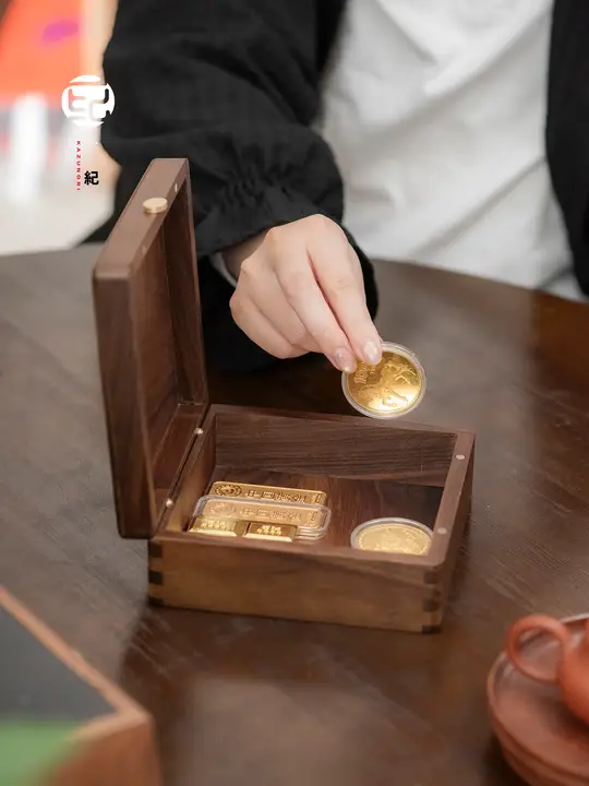 コインコレクションケース 記念硬貨 金 金塊 収納ボックス 天然木 防酸化 高級感 大容量