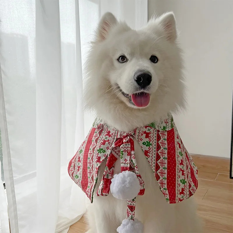 クリスマス犬用マント風セットアップ：秋冬に最適な防寒・デザインバランス