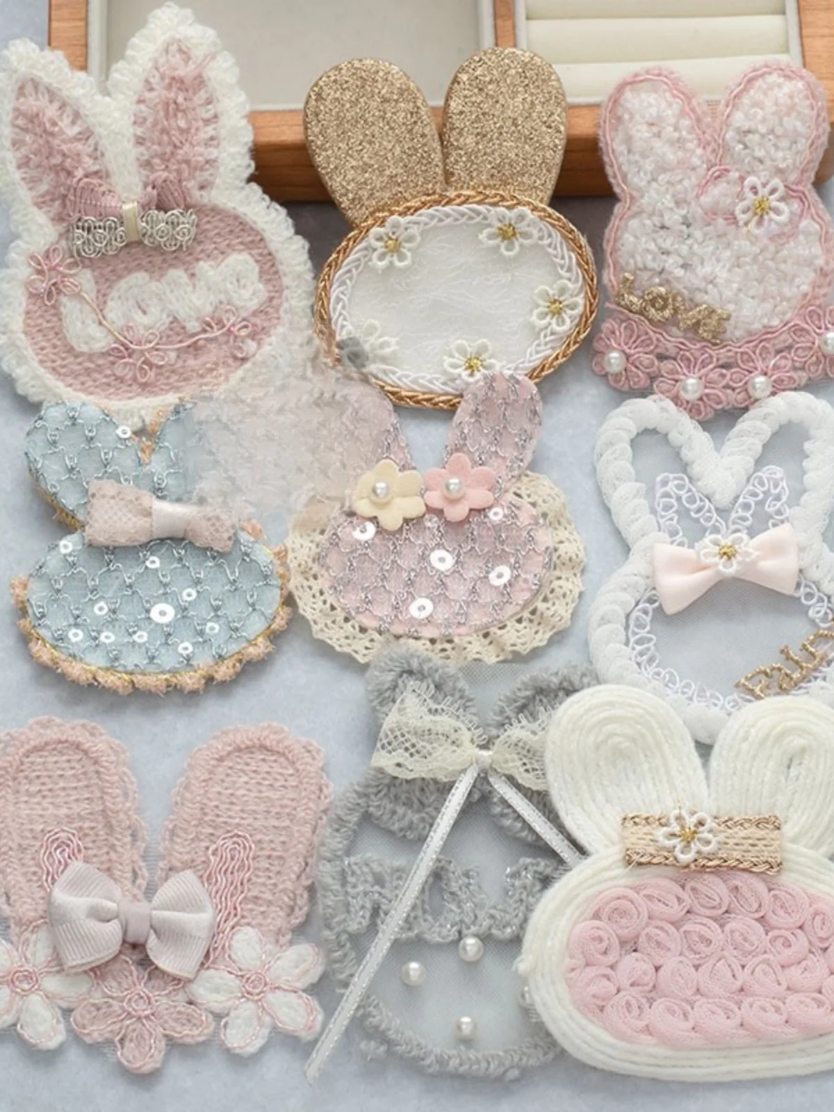 かわいいウサギのタオル刺繍ビーズ付き花飾り：手作りオーナメントの簡単な作り方と実用性