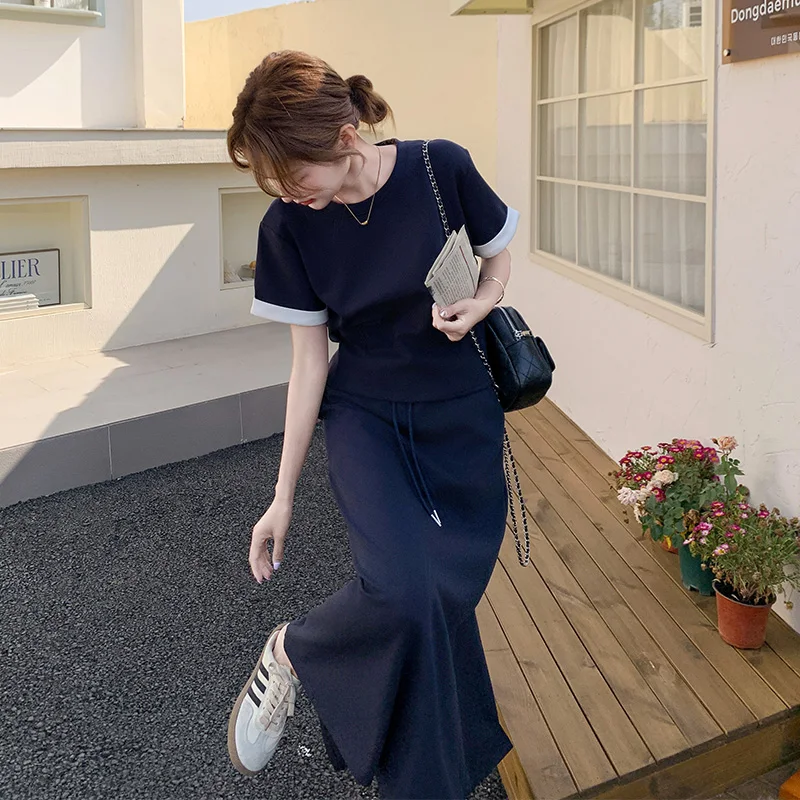 20代後半の日常コーデに欠かせない「撞色デザインのカジュアルショートスリーブパーカーワンピース」は、どう選ぶ？