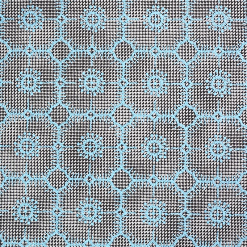 千鳥格の刺繍入りポリエステルコットン生地：機能性とデザインのバランスを実証