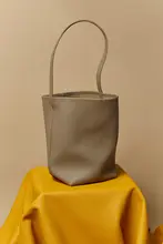トートバッグ 水桶型【極上の柔らかさの本革・シンプルデザイン・都市スタイル】