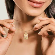 美しい蝶デザインのネックレス【洗練されたデザイン・鎖骨チェーン・シンプルアクセサリー】