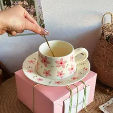 高級感ある陶器製コーヒーカップ＆ソーサー【贈り物に最適・ギフトボックス入り】